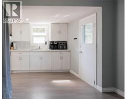 211 MCNAB Street W - 9