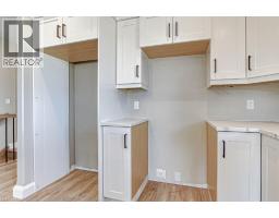 381 ARGYLE Avenue - 12