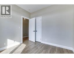 381 ARGYLE Avenue - 6