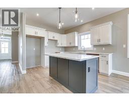 381 ARGYLE Avenue - 9