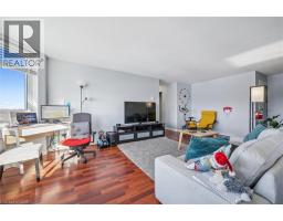 35 GREEN VALLEY Drive UnitNo. 1510 - 12