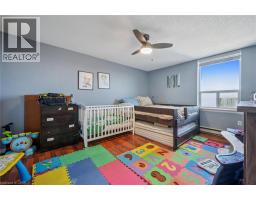 35 GREEN VALLEY Drive UnitNo. 1510 - 17