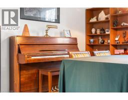 118 KRUG Street - 21