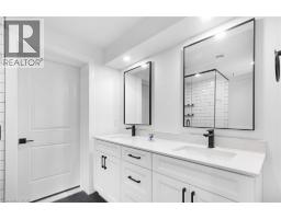 17 CHURCH Street E - 35