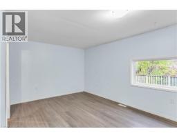 392 VICTORIA Street S - 25