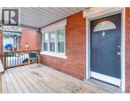 392 VICTORIA Street S - 3