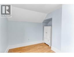 392 VICTORIA Street S - 36