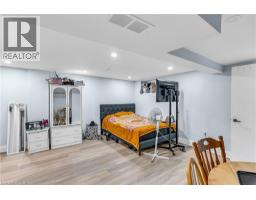 392 VICTORIA Street S - 38