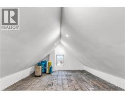 392 VICTORIA Street S - 43