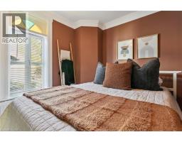 132 QUEEN Street W - 32