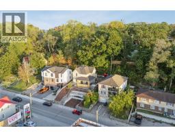 132 QUEEN Street W - 46