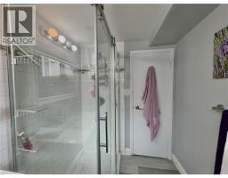 66 CHALMERS Street S - 39