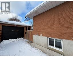 66 CHALMERS Street S - 47