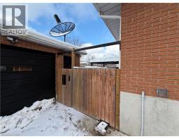 66 CHALMERS Street S - 48