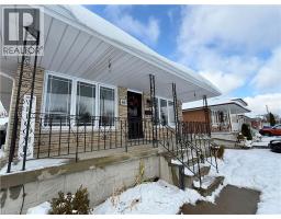 66 CHALMERS Street S - 5