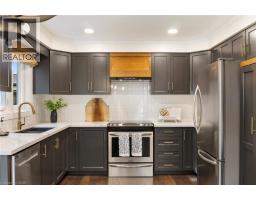 391 STRAWBERRY Crescent - 16