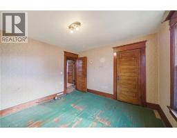 160 HEAD Street N - 31