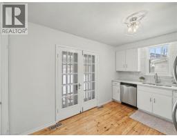 11 WELLS Avenue - 24