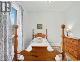 11 WELLS Avenue - 26