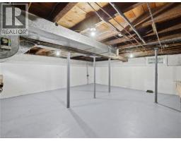 11 WELLS Avenue - 32