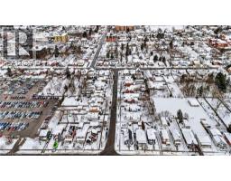 11 WELLS Avenue - 44