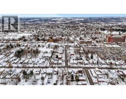 11 WELLS Avenue - 47