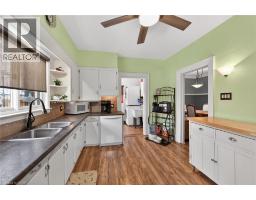 66 KING Street E - 13