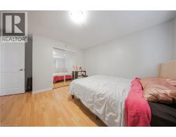 38 HILLBROOK Crescent - 19