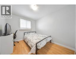 38 HILLBROOK Crescent - 20