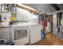 38 HILLBROOK Crescent - 26