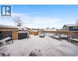 38 HILLBROOK Crescent - 27