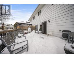 38 HILLBROOK Crescent - 28