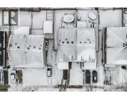 38 HILLBROOK Crescent - 29