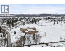 38 HILLBROOK Crescent - 30