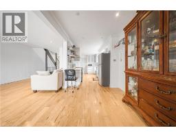 38 HILLBROOK Crescent - 7