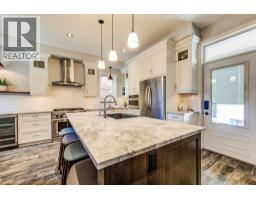 350 QUEEN Street S - 18