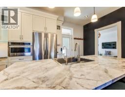 350 QUEEN Street S - 19