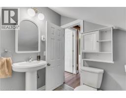 50 WELLINGTON Street - 32