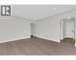 220 BRUCE Street - 7