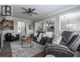 115 LARRY Crescent - 7