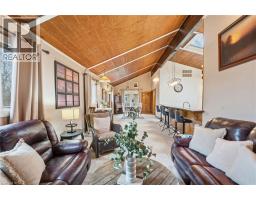 430 WINNIETT Street - 9