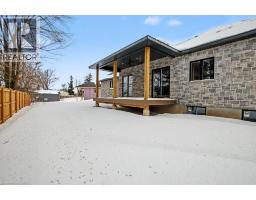 12 ALBERT Street - 24