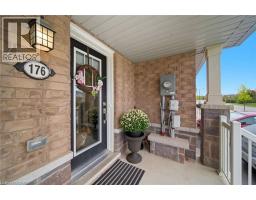 176 MACLACHLAN Avenue - 2