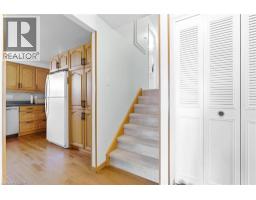 27 LEWIS Crescent - 13