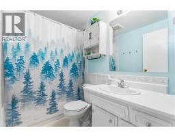 27 LEWIS Crescent - 16