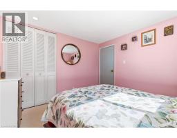 27 LEWIS Crescent - 18