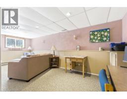 27 LEWIS Crescent - 21