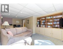 27 LEWIS Crescent - 24