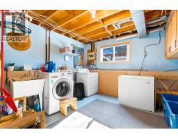 27 LEWIS Crescent - 29