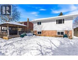 27 LEWIS Crescent - 34